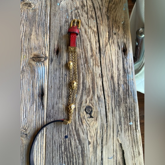 Alexander McQueen Gold Skull Chain Wrap Bracelet with Red Leather Strap - Picture 4 of 6